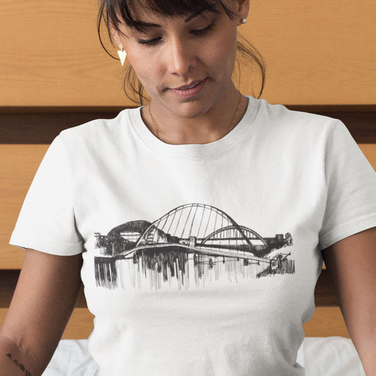Tyne Skyline Sketch Women's T-Shirt